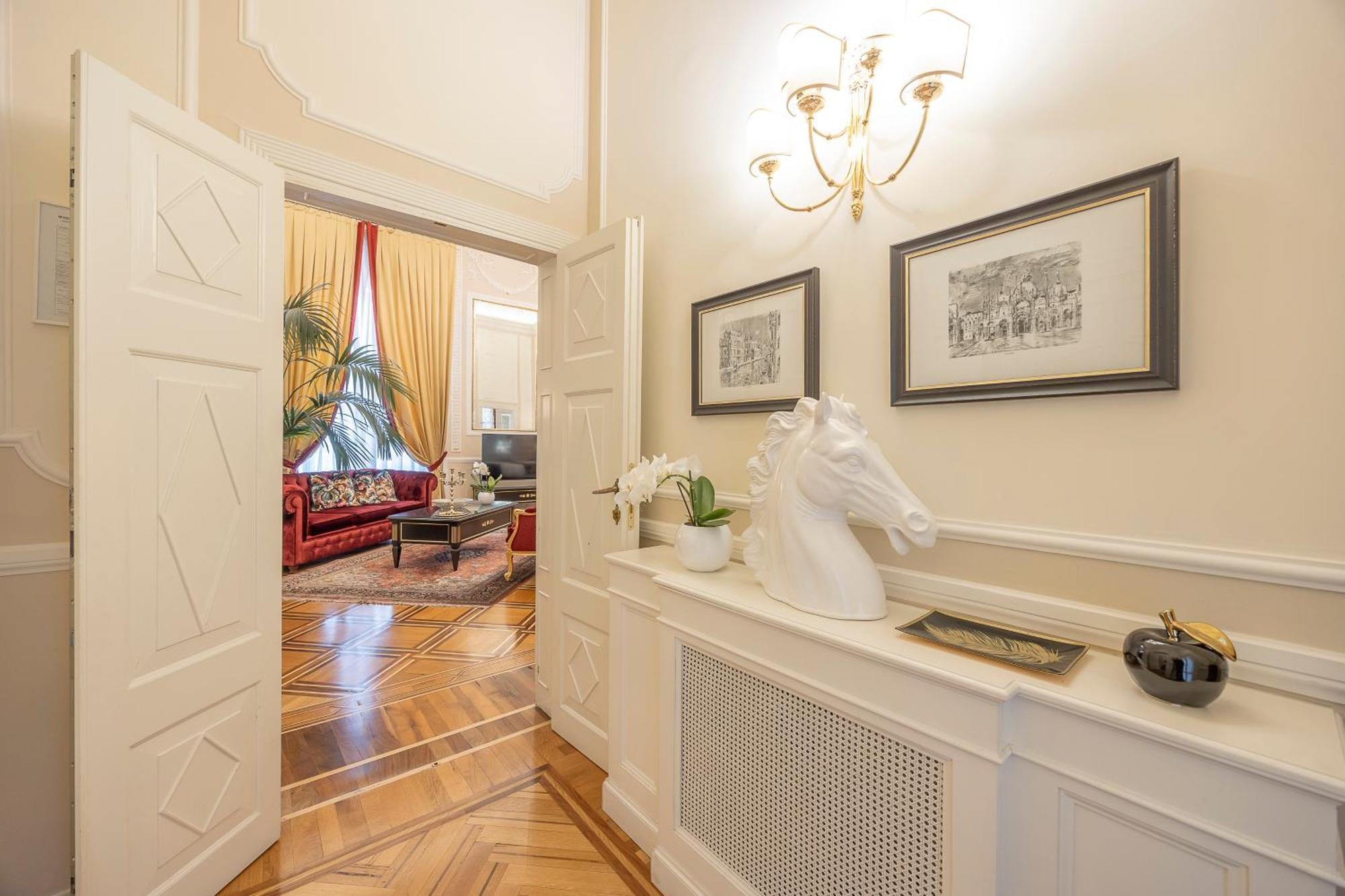 Palazzo Monga Boutique Guesthouse Verona Exterior photo